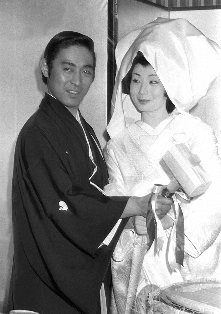 1972年3月、結婚式を行った歌舞伎俳優の四代目尾上菊之助（現・尾上菊五郎）と女優の藤純子（現・富司純子）