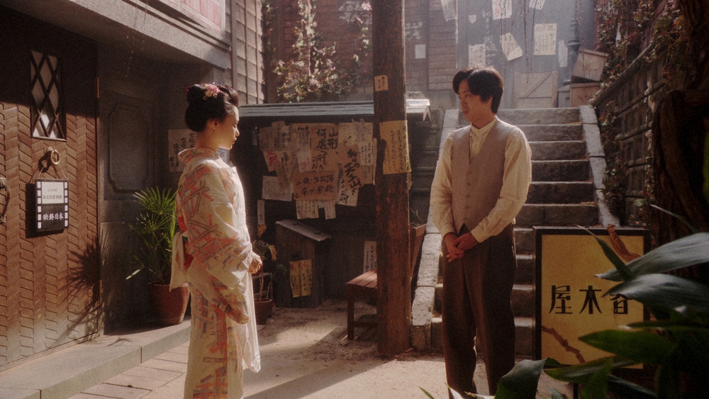 連続テレビ小説 おちょやん 第39話 カフェーキネマ表にて 千代 杉咲花 左 にあることを言う小暮 若葉竜也 C Nhk スポニチ Sponichi Annex 芸能