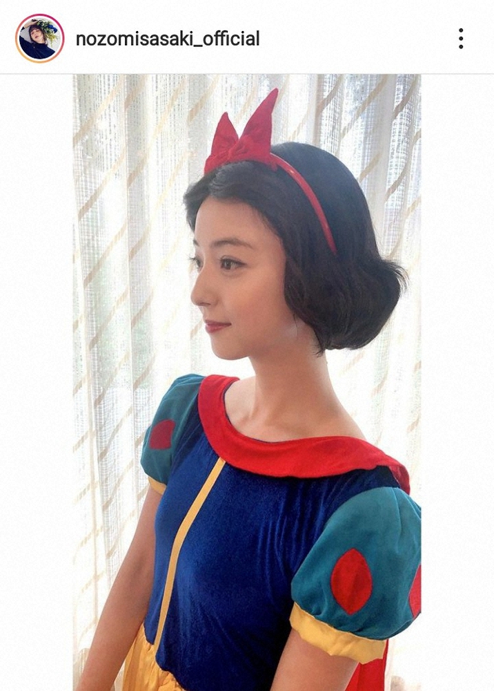 【画像・写真】佐々木希　白雪姫姿にファンもん絶「完全にリアル」「プリンセスだ」「お美しい」