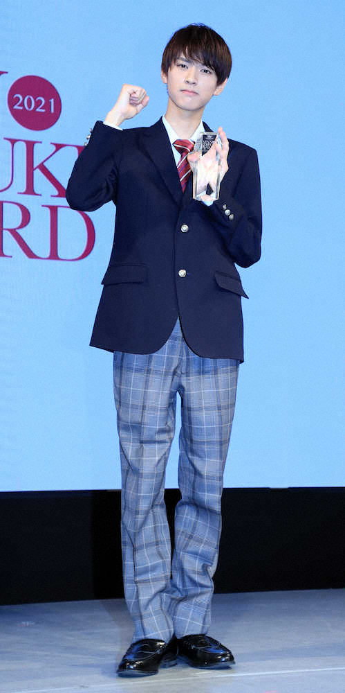 【画像・写真】日本制服アワード　竹内詩乃が5度目挑戦で頂点「頭が真っ白」