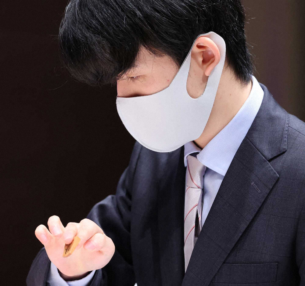 【画像・写真】藤井聡太2冠、2年ぶり3度目V達成　101手で三浦弘行九段に勝利　朝日杯決勝