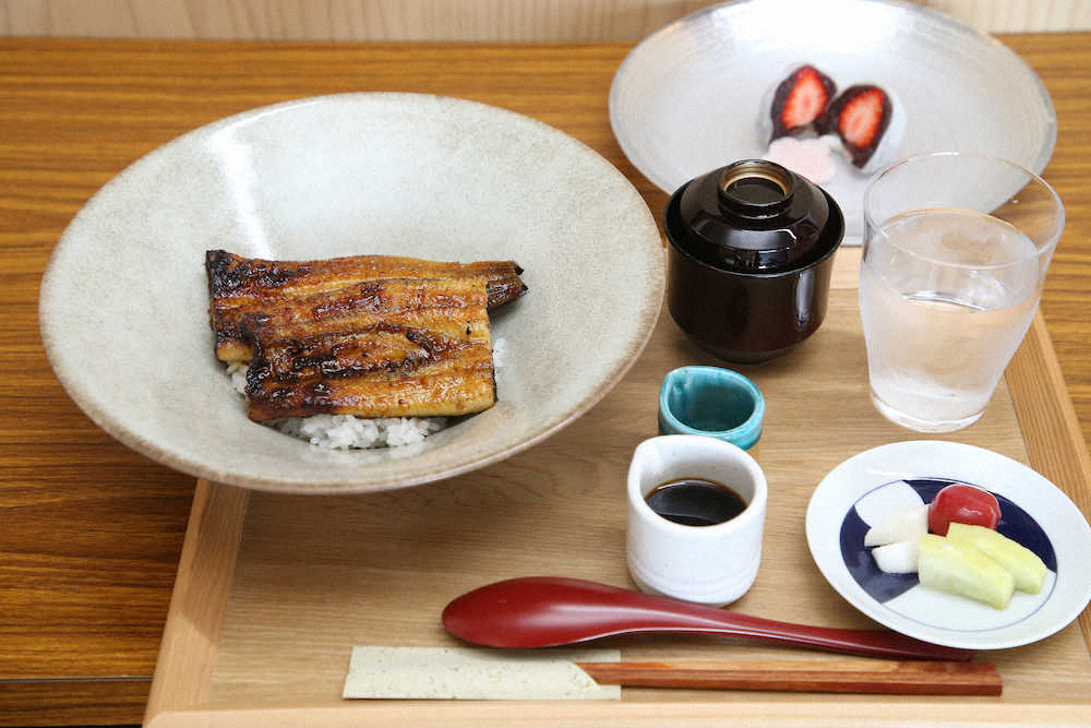 【画像・写真】王将戦第4局“将棋メシ”　渡辺王将は「親子丼」、永瀬王座は「うな丼」＆「いちご大福」で勝負