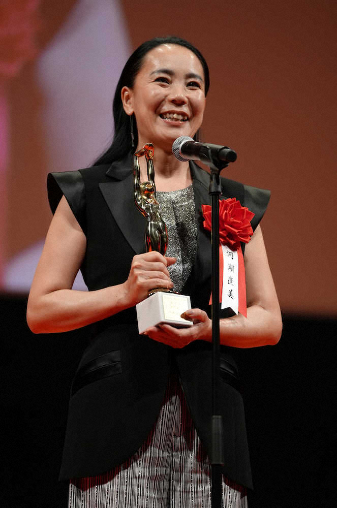 【画像・写真】河瀬直美監督　初の国内映画賞「初めて。ふふふ…」　毎日映画コンクール表彰式