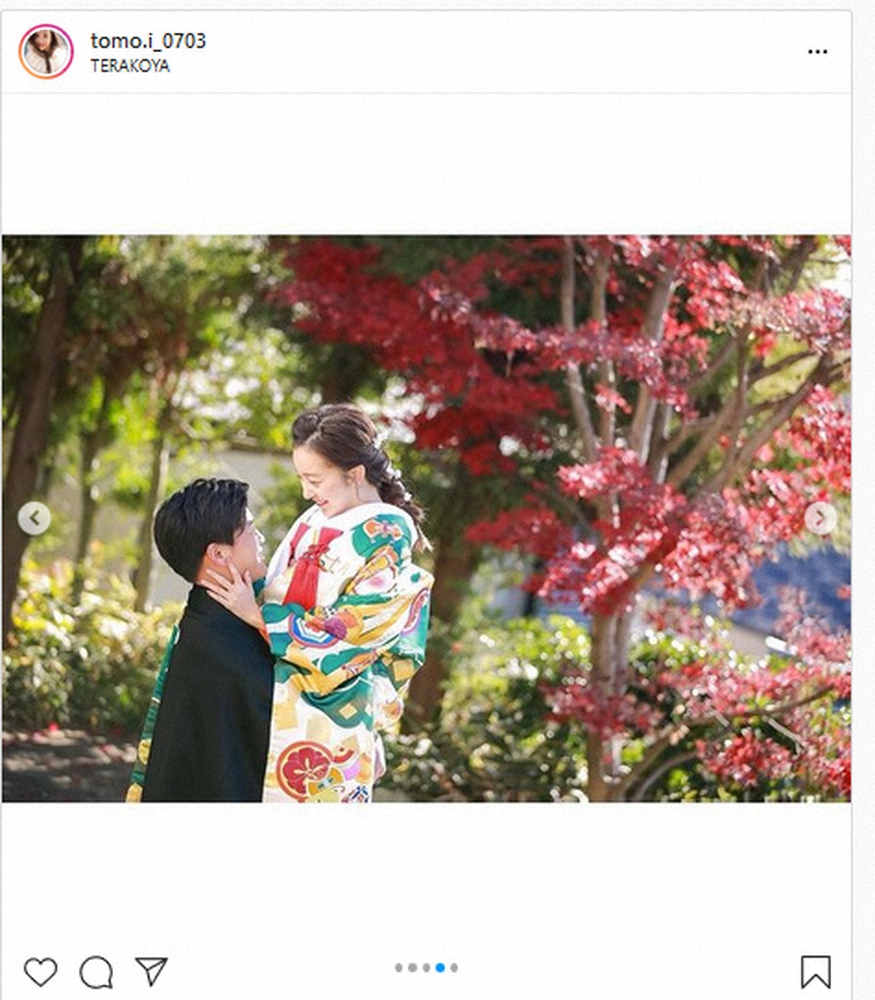 【画像・写真】板野友美　白無垢姿披露　夫のヤクルト高橋選んだ色打掛も　