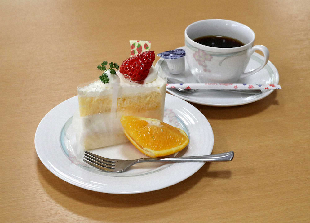 【画像・写真】渡辺王将「チョコレートケーキ」、永瀬王座「イチゴのショートケーキ」で糖分補給　王将戦第6局