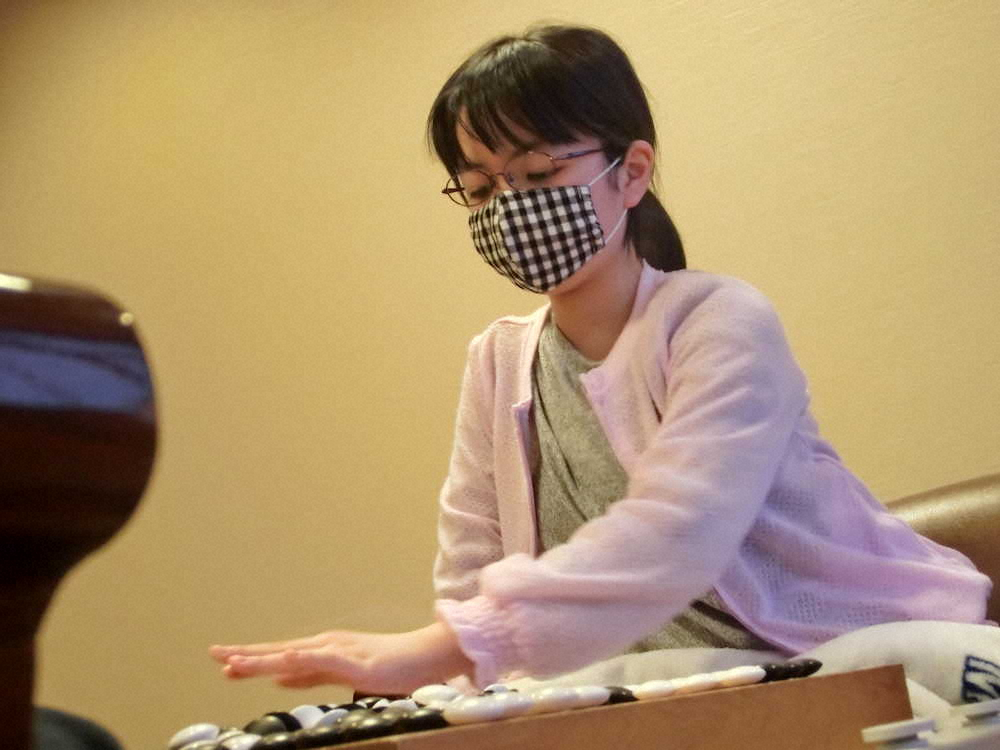 【画像・写真】仲邑菫　囲碁の史上最年少二段に　趙治勲名誉名人の12歳3カ月を3カ月更新