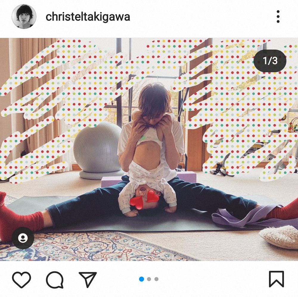 【画像・写真】滝川クリステル　1歳長男も笑ってる！親子ヨガショット公開にファン「息子ちゃん喜んでますね」