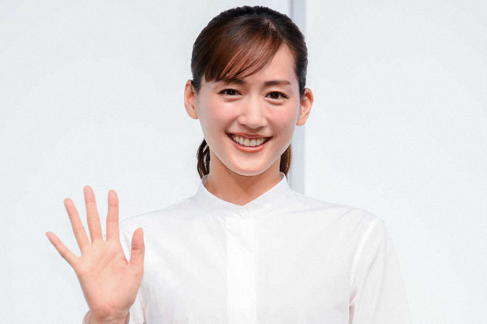 【画像・写真】綾瀬はるか　“緑のドラえもん”と対面「晴れやかでいい」