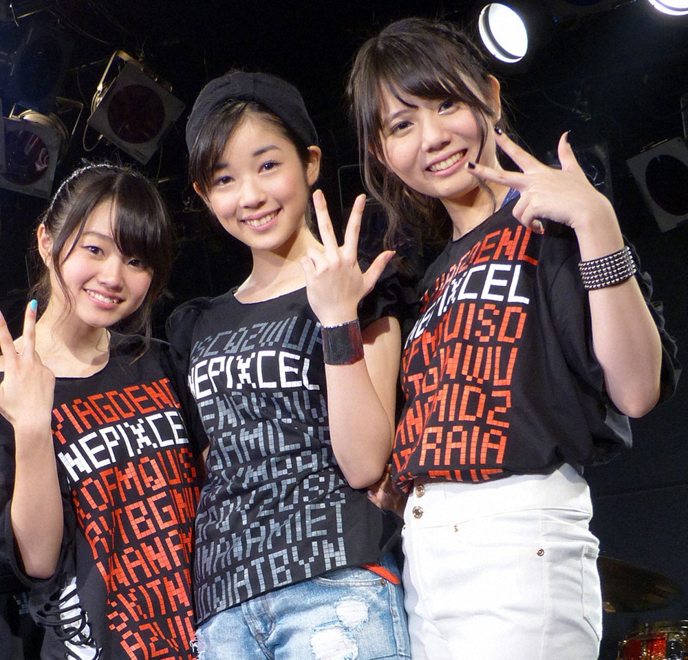 ONEPIXCELの（左から）鹿沼亜美、傳彩夏、田辺奈菜美（16年撮影）