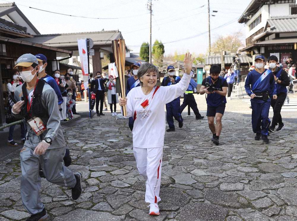 【画像・写真】東海地方に五輪聖火　岐阜で竹下景子らリレー「特別な一日になった」