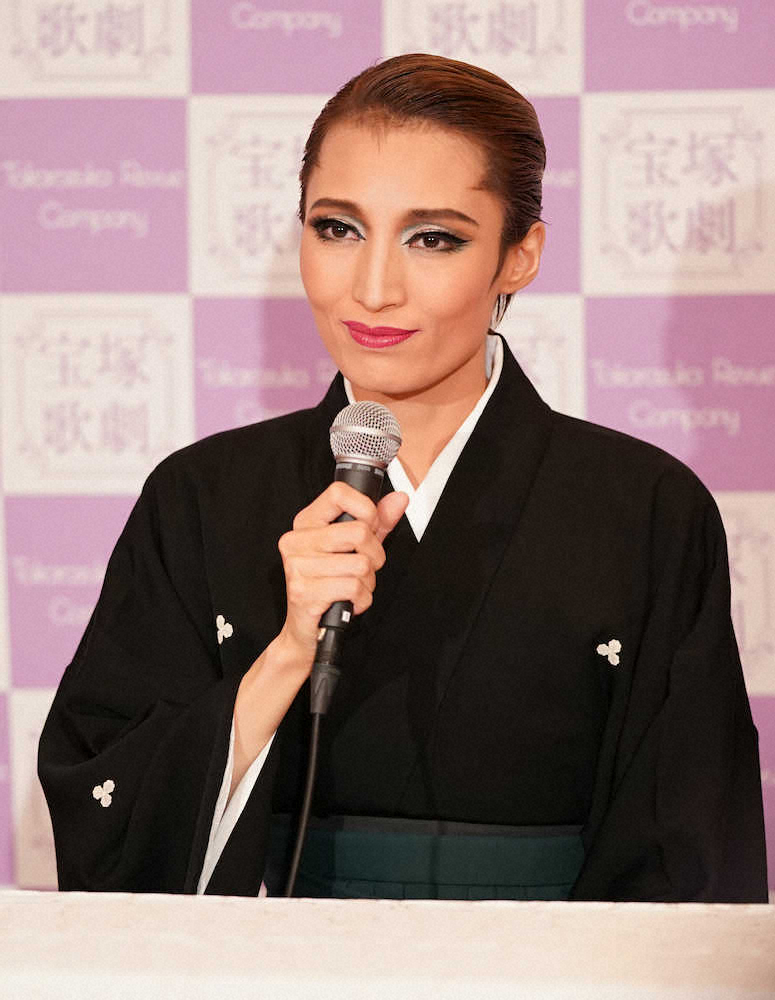 【画像・写真】宝塚雪組・望海風斗が退団「宝塚は私の全て」、結婚は「今のところ予定はありません」