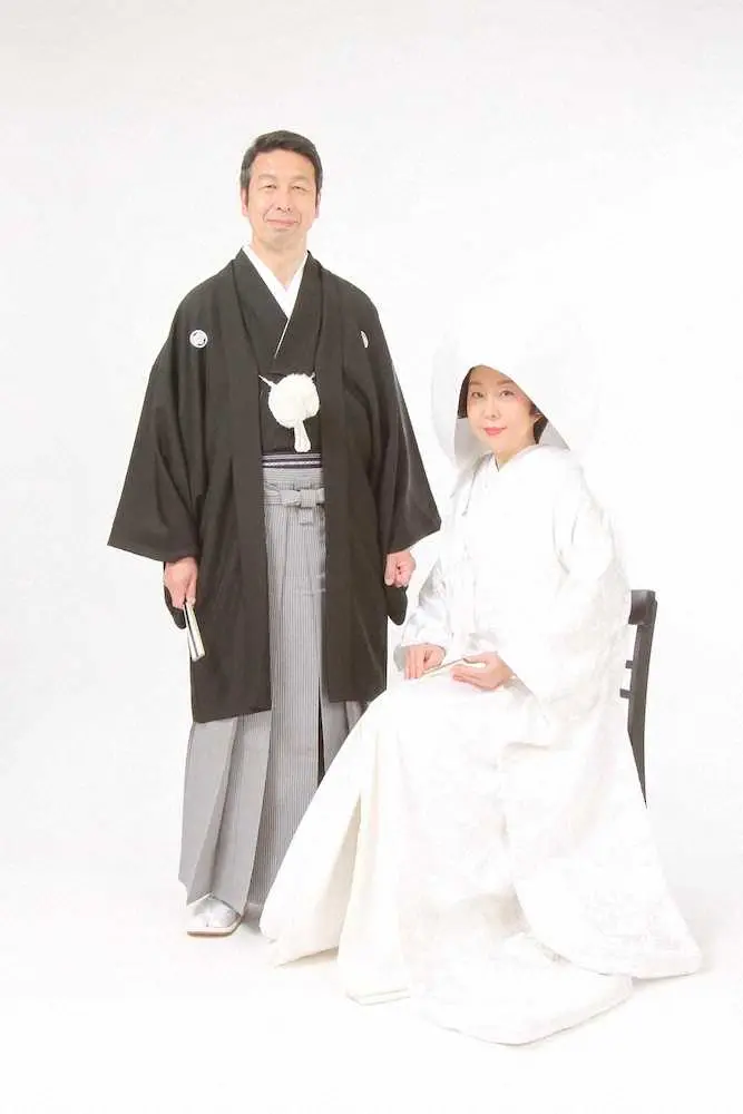 結婚式を挙げた室井佑月と米山氏