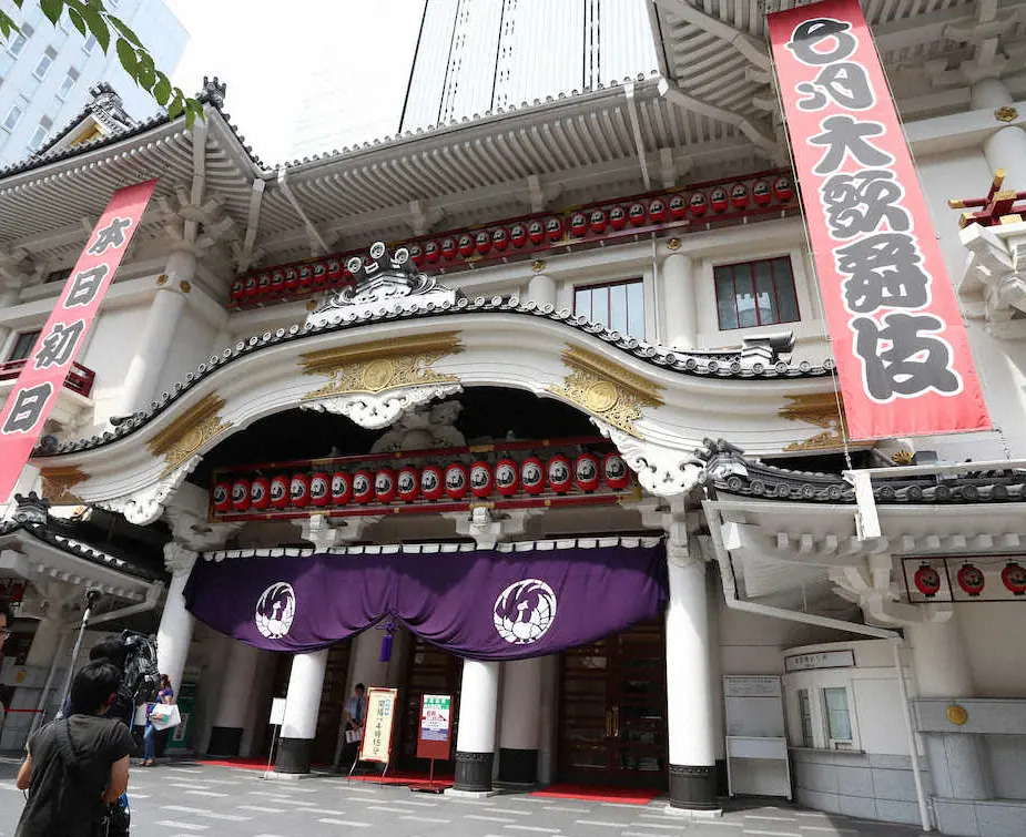 緊急事態宣言中の公演を中止にする歌舞伎座