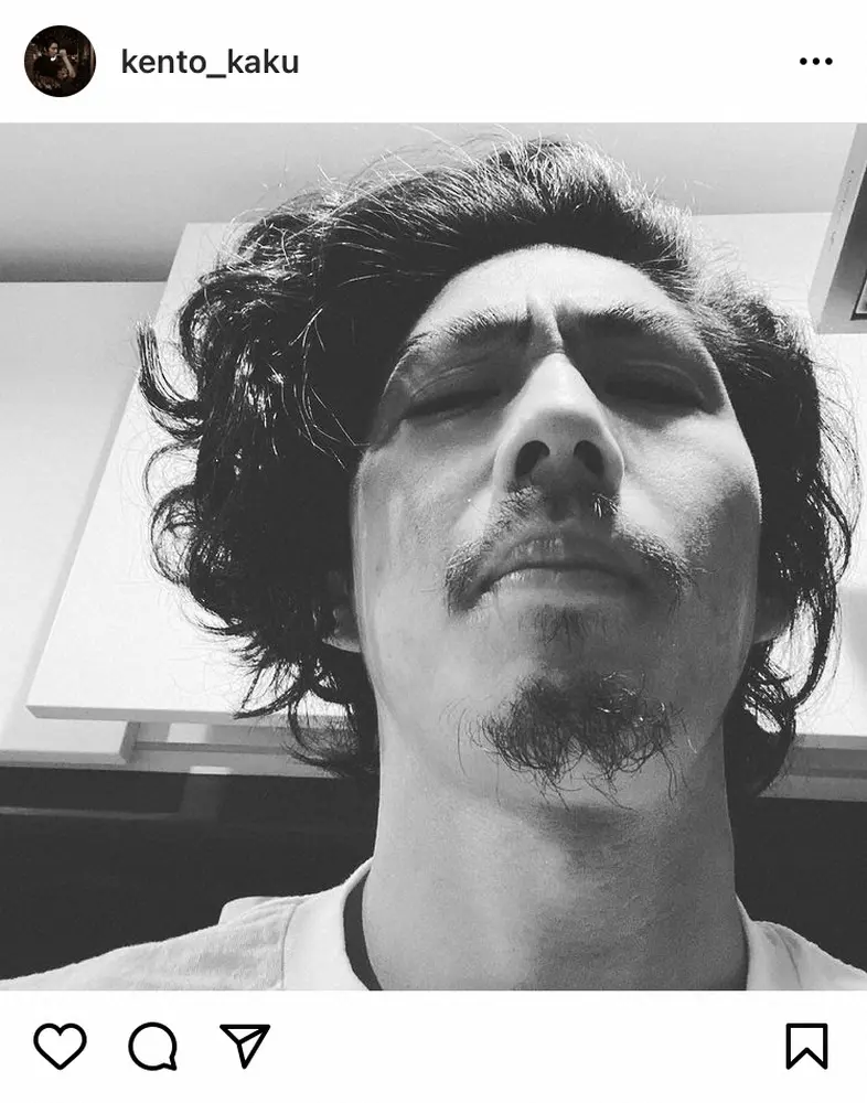 【画像・写真】賀来賢人　髪も髭も伸び放題　ワイルドショットに「彫刻みたい」「最高です」の声