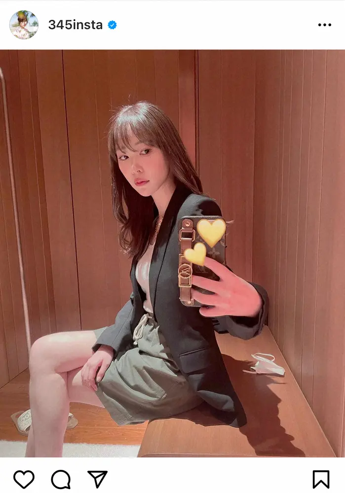 【画像・写真】指原莉乃　ショートパンツから美脚チラリ　「いい女すぎ最高」「足きれい」