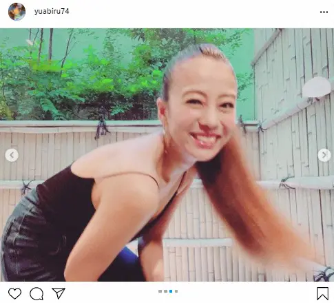 【画像・写真】あびる優　背中ぱっくり黒キャミ姿を奮闘激写　に「かっこいい」「素敵」の声