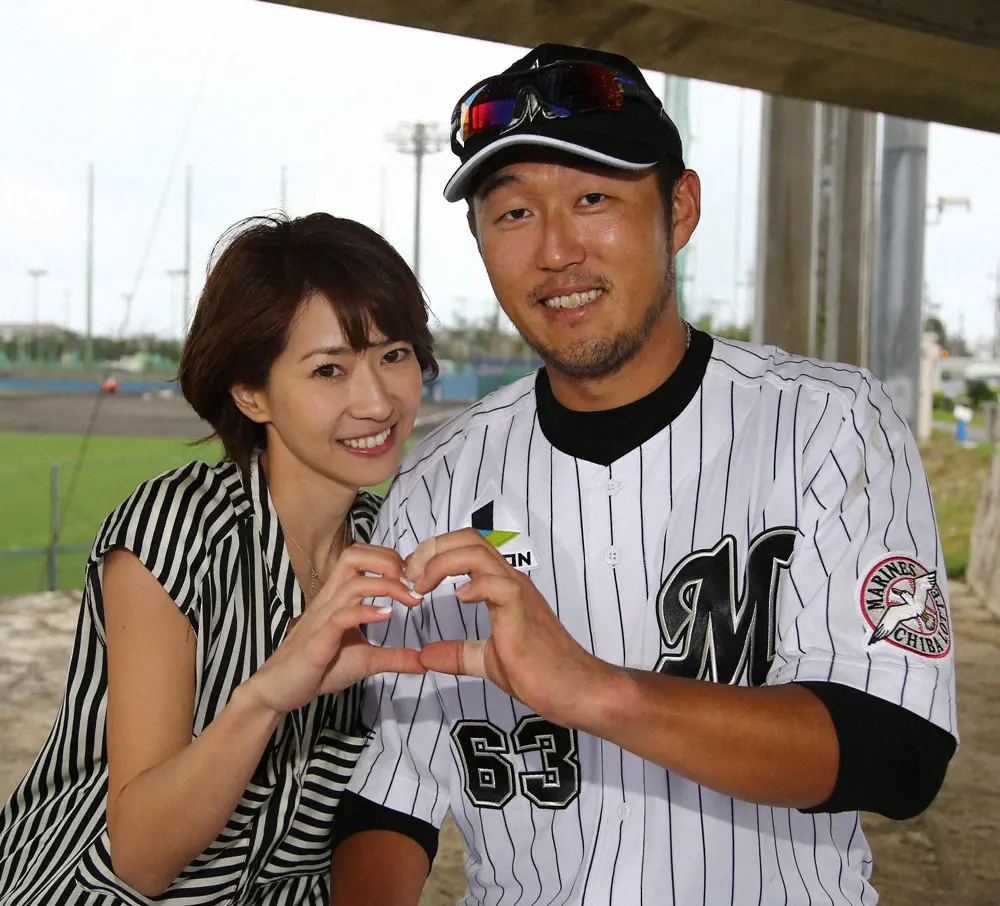 2013年に結婚を発表した鷲巣と青松氏（14年撮影）