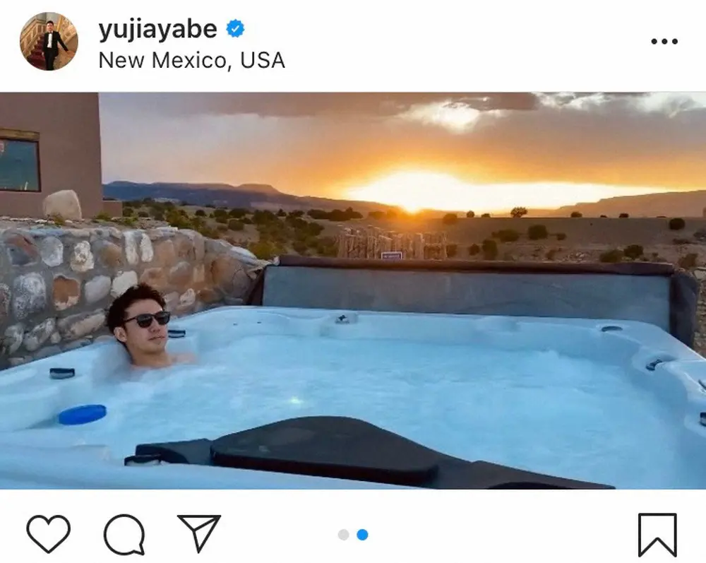 【画像・写真】ピース綾部　屋外ジャグジーから米国の絶景を堪能　優雅な様子に「セレブ感」「うらやましい」