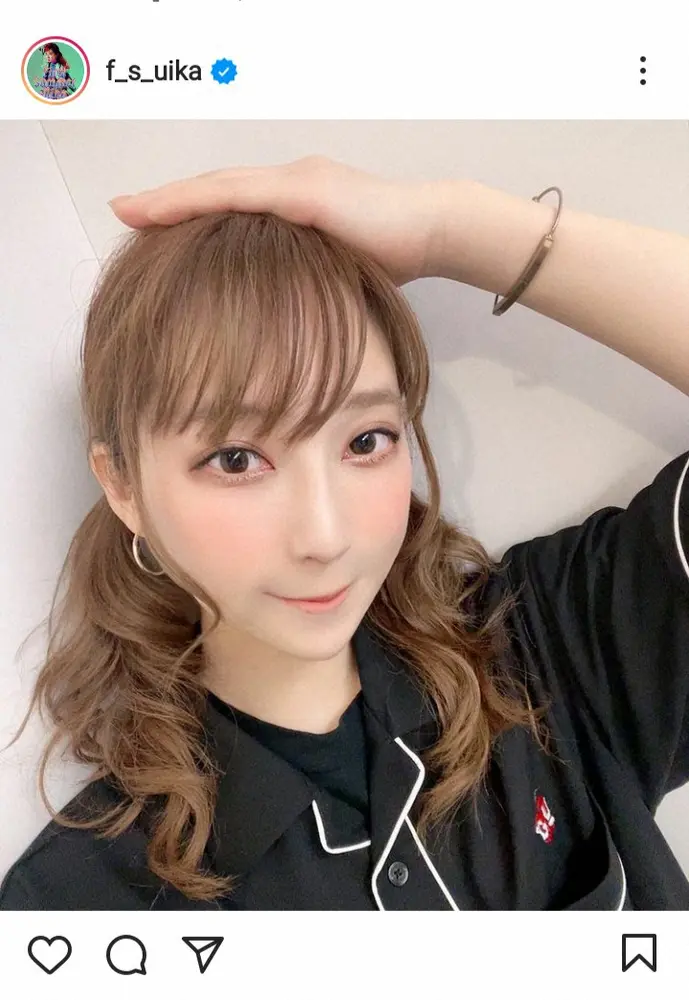 【画像・写真】ウイカ　前髪あり＆ツインテールでセルフ頭なでなでに「雰囲気違う」「別人みたい」の声