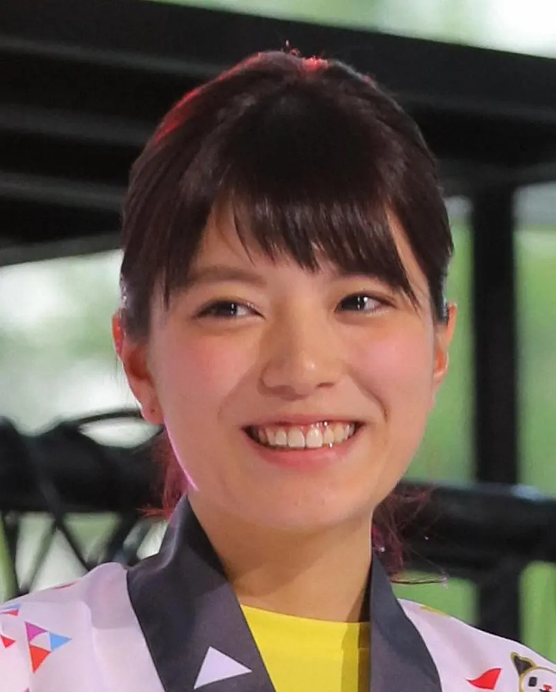 【画像・写真】三谷紬アナ　中学時代以来のメガネ姿披露「目が小さくなってしまうほど実は視力が弱いんです」