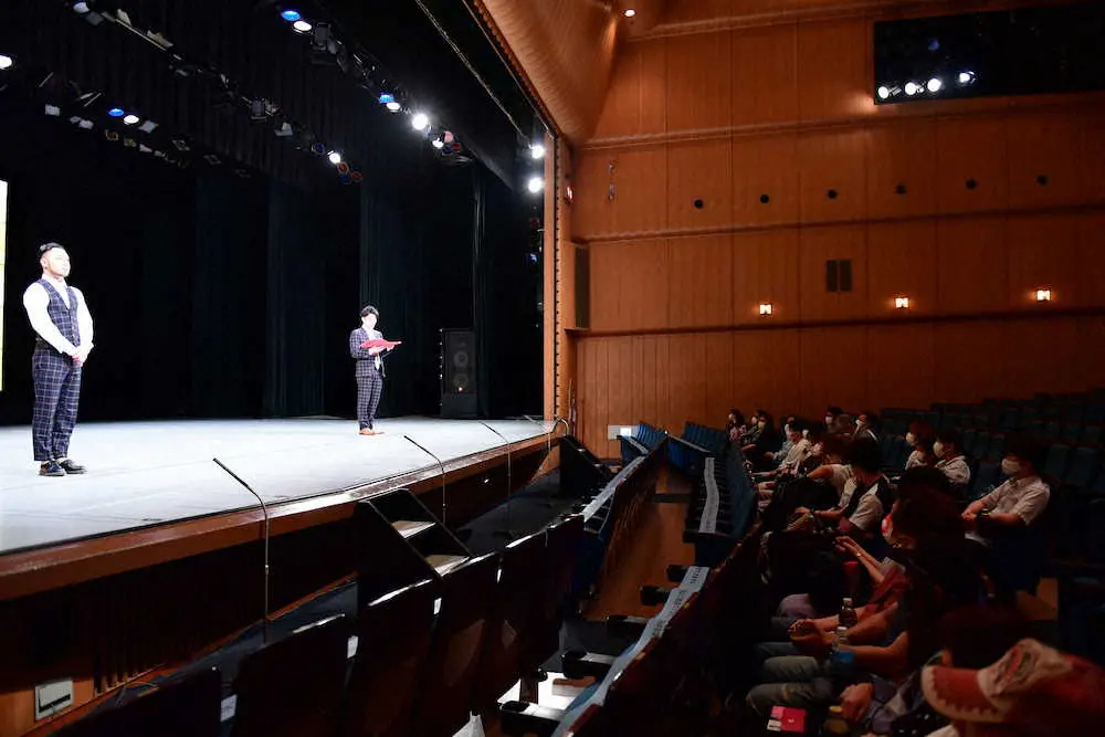 【画像・写真】オール巨人「長いことしゃべってへんから、よう声出るわ」　なんばグランド花月が営業再開