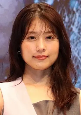 【画像・写真】有村架純　見惚れる肩出しショット　黒ドレスで見つめる姿にファン驚嘆「すごく綺麗」