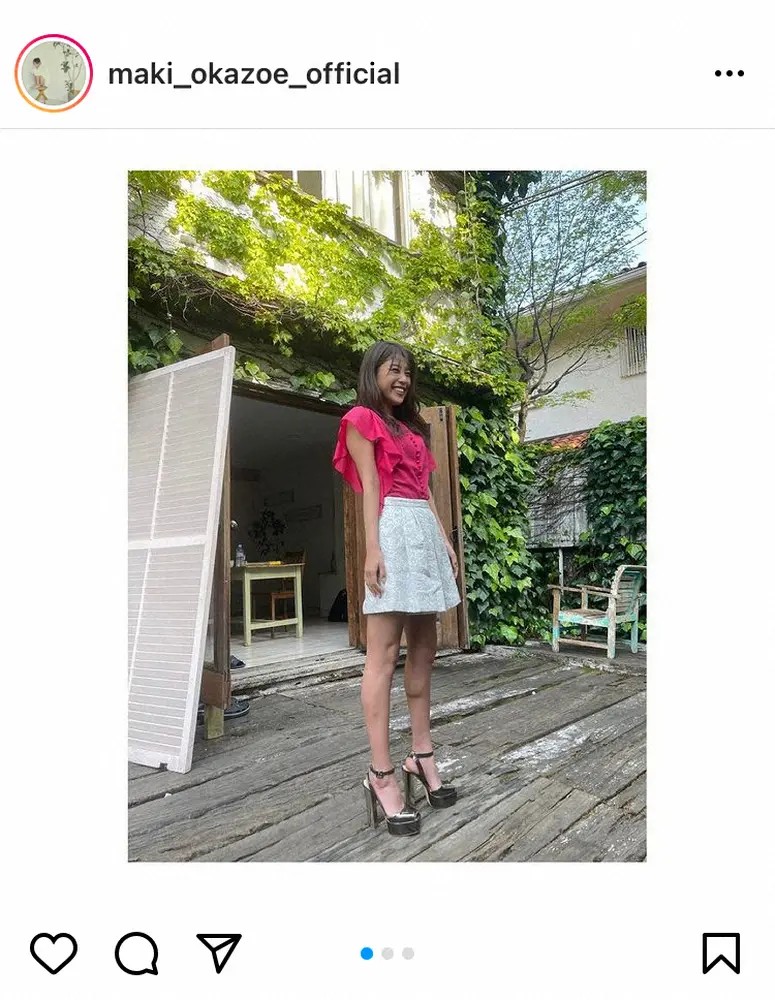 【画像・写真】岡副麻希　「若めのお衣装」ミニキュロットの美脚ショットに「健康的でスタイルもいい」「素晴らしい脚」