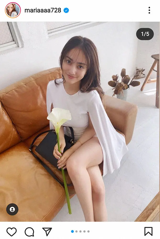 【画像・写真】谷まりあ　超ミニ脚組みショットにフォロワー絶賛「悩殺された」「天使の視線」