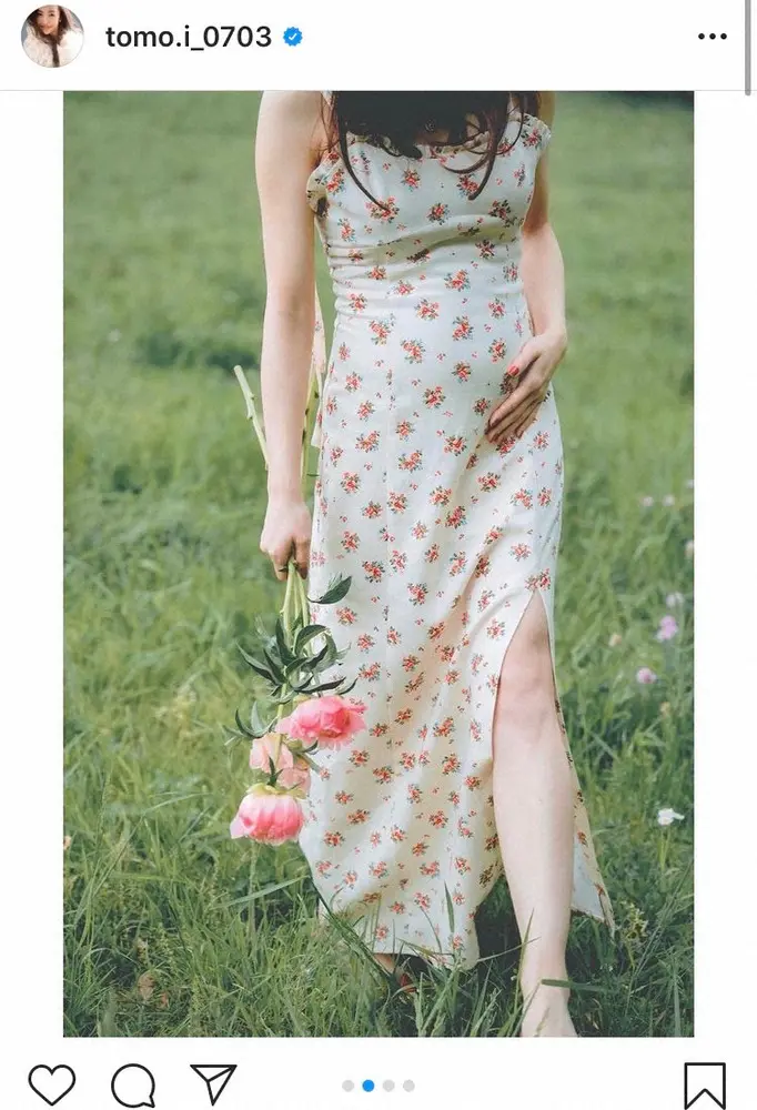 【画像・写真】板野友美　大きくなったお腹を触る姿に反響「愛おしさが伝わってくる」「お母さんの顔」