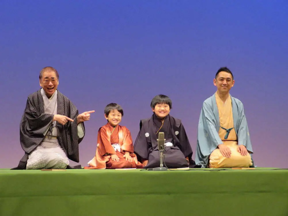 【画像・写真】好楽が3代共演　高座デビューの孫2人に「アガるということを知らない」とビックリ