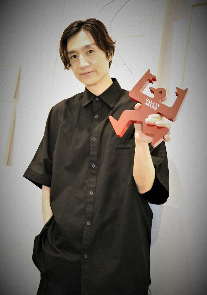 【画像・写真】放送界最高峰の栄誉に輝いても変わらない　〝オチケン〟の誓いは「音楽を通じて世代をつなげる人になる」