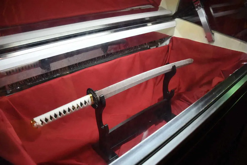 【画像・写真】あずきバー「食べると歯が欠ける」!?「日本刀アイス」も制作