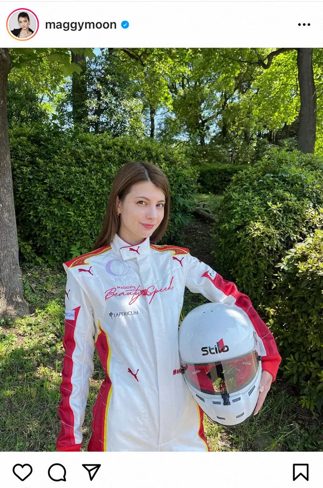 【画像・写真】マギー　ドヤ顔のレーシングスーツ姿に「カッコイイ」「Beautiful」「どや顔もかわいい」の声