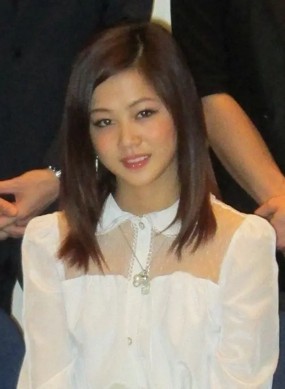 新垣里沙 念願のピンクヘアにフォロワーも絶賛 似合いすぎッ めっちゃカッケ Pink新鮮 スポニチ Sponichi Annex 芸能