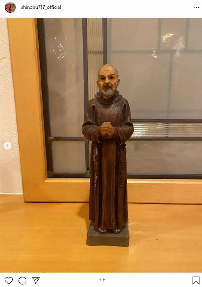 【画像・写真】大竹しのぶ　亡き父の命日　遺影と父そっくりの人形に思い馳せる「まだ65歳だった。恋しいなあ」