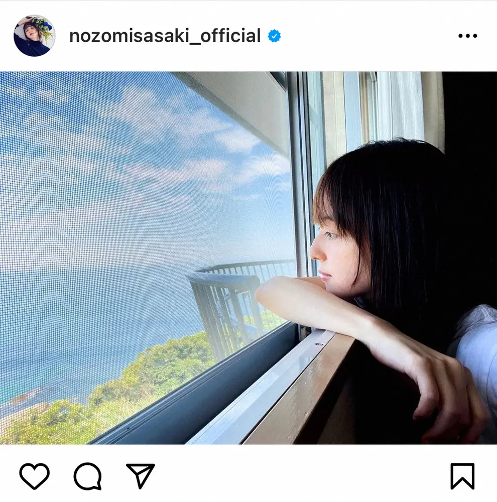 【画像・写真】佐々木希　海を眺める“国宝級”横顔ショット　透明感あふれる姿に「癒やされます」の声