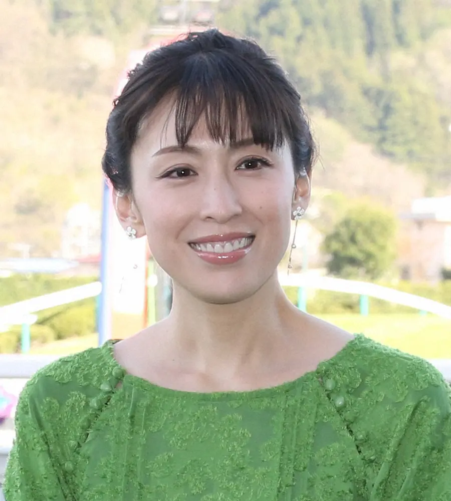 【画像・写真】雛形あきこ　シャワー上がりのスッピン姿に驚きの声「美魔女が過ぎる」「美の理想です」