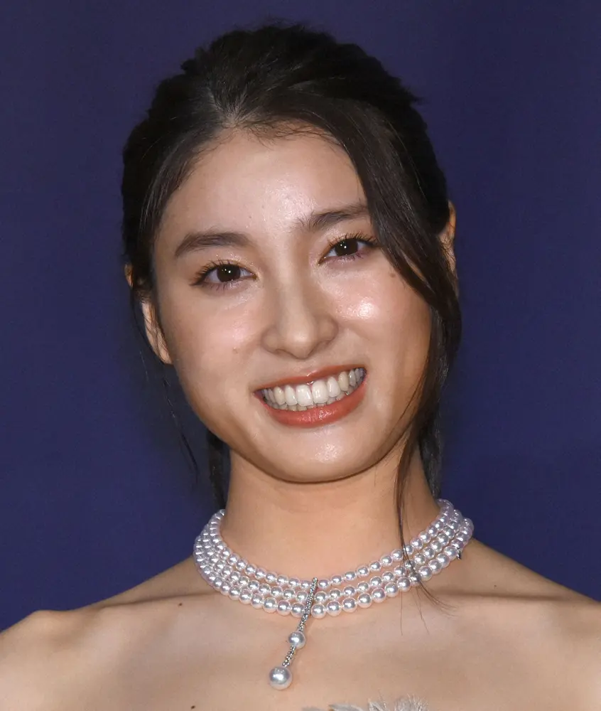 【画像・写真】土屋太鳳　1963年製オープンカーのジャガーに感動「まるで美しいUFOのよう」