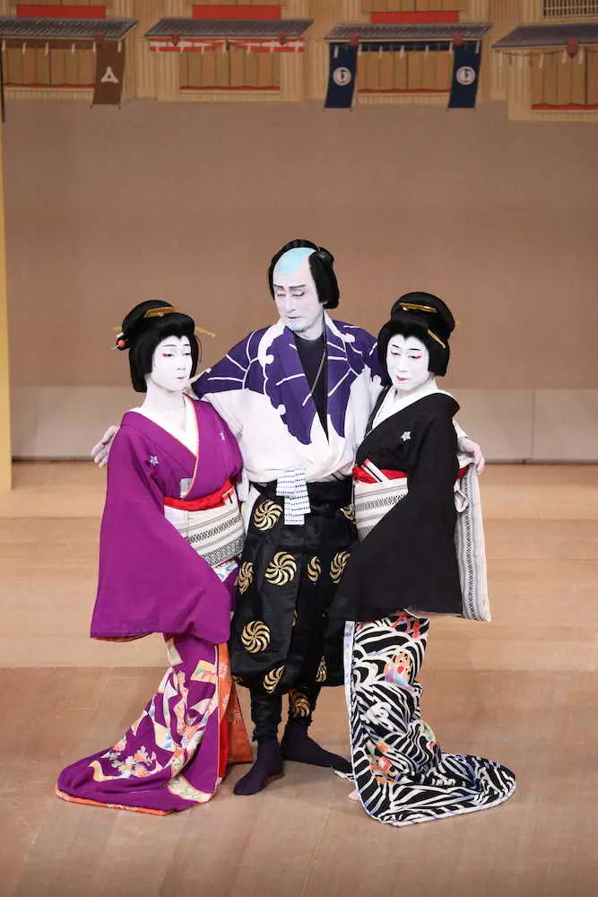 2年ぶりの上演となった「七月大歌舞伎」の「お祭り」で3代そろい踏みを果たした（左から）片岡千之助、片岡仁左衛門、片岡孝太郎
