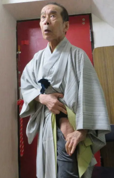 【画像・写真】木久扇　生涯初の椅子で寄席復帰　毎日40分のリハビリ順調、つえなしで歩行