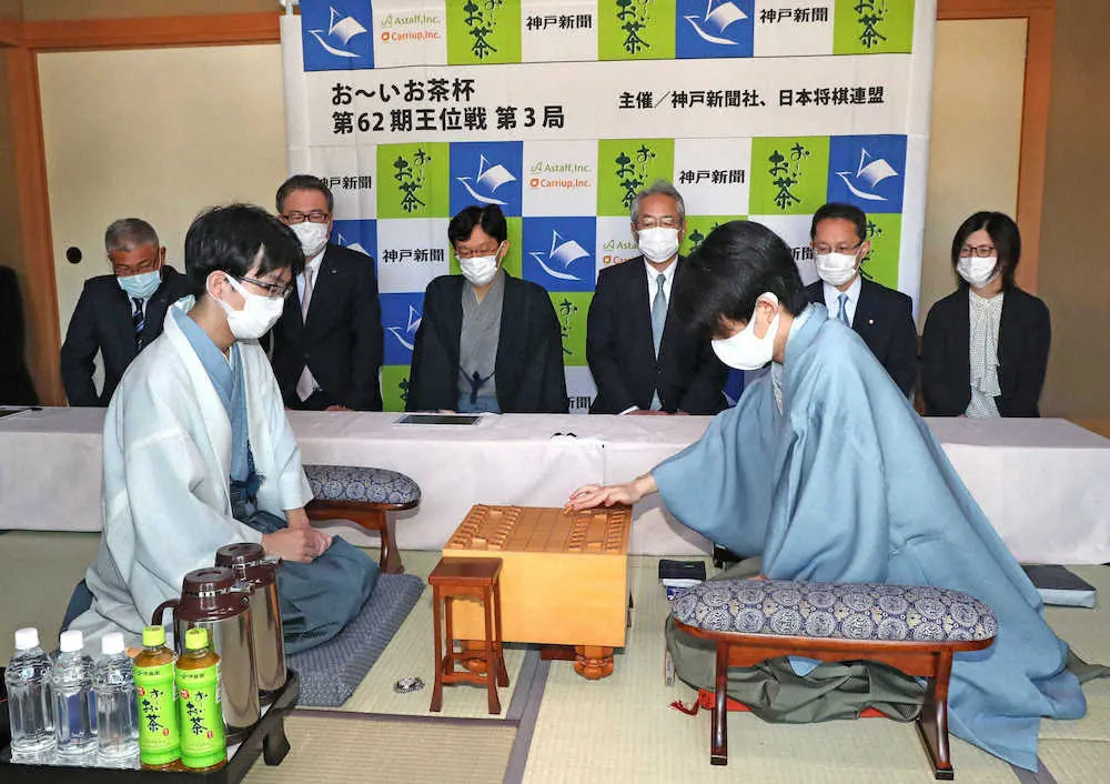 【画像・写真】豊島竜王　王位戦の秘密兵器は“マイ座布団”、第2局に続く角換わり