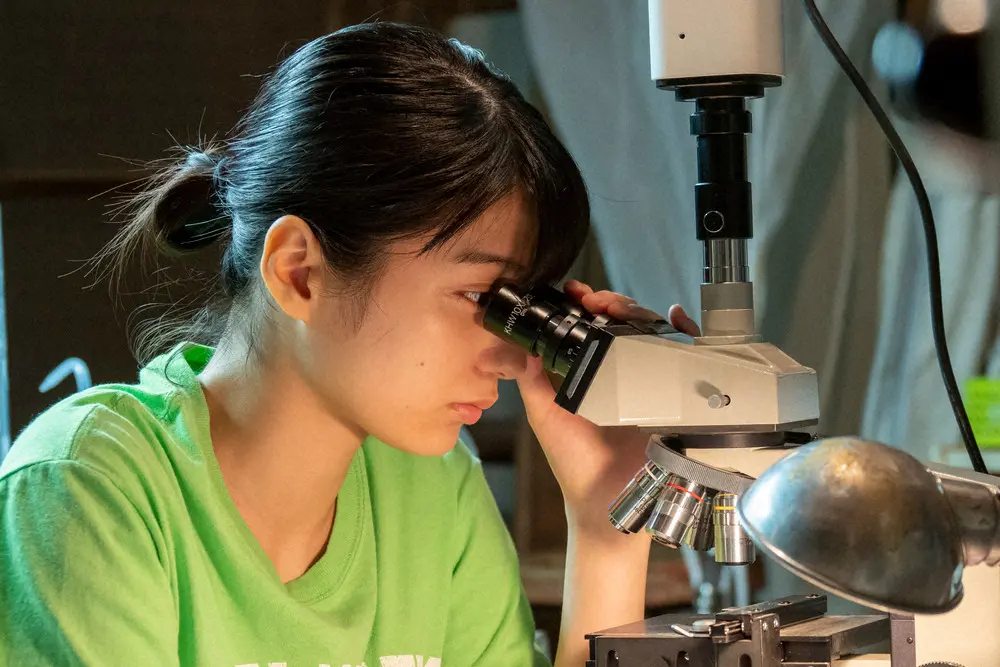 【画像・写真】【明日8月4日のおかえりモネ】第58話　菅原小春が初登場！車いすマラソンの選手・鮫島、朝岡を頼りに