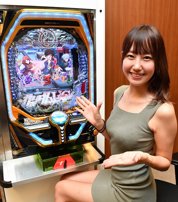 【画像・写真】コロナ対策が徹底されたホールへ　夏海「ガンダムユニコーン」打ちに行きまーす！