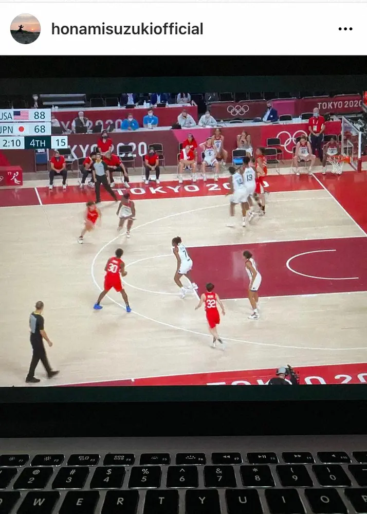 【画像・写真】鈴木保奈美　女子バスケ銀メダルの快挙に涙　元バスケ部「はあ。いいもの見た。ありがとう」