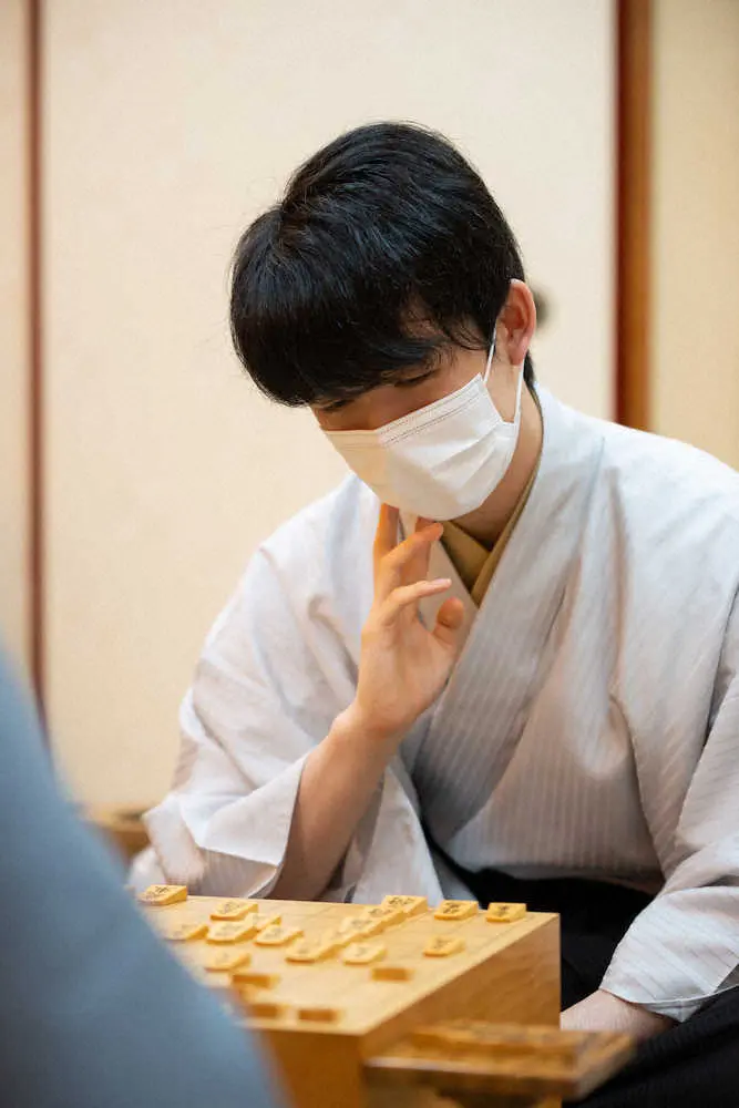 【画像・写真】藤井2冠　豊島叡王との第3局に勝利し自身初3冠へ王手　奪取なら羽生九段を3年2カ月更新する最年少記録