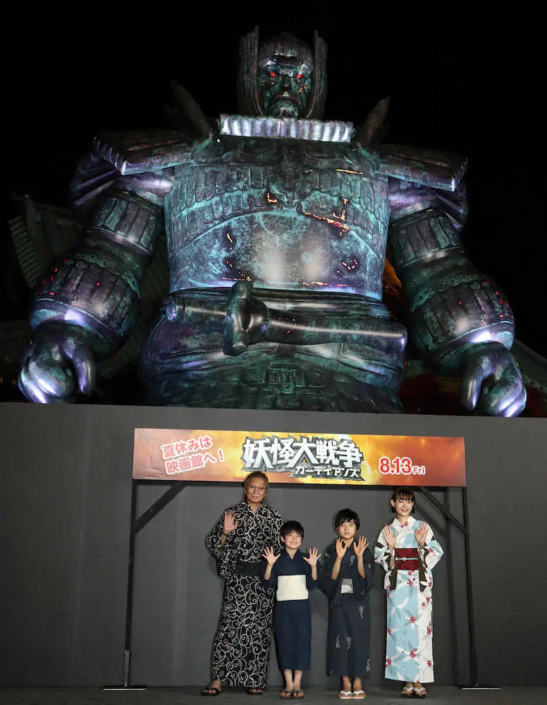 【画像・写真】寺田心　デカッ！大魔神バルーンに驚き「間近で見るとすごい迫力」