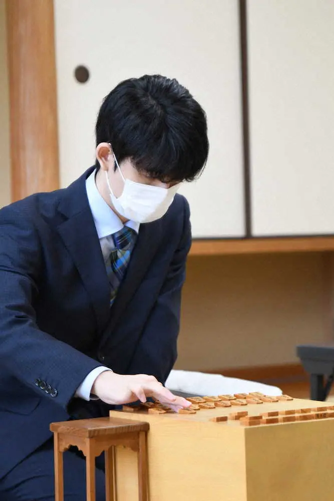 【画像・写真】藤井2冠　永瀬王座と竜王戦挑戦者決定3番勝負初戦　永瀬が三間飛車の変化球、両者穴熊を選択
