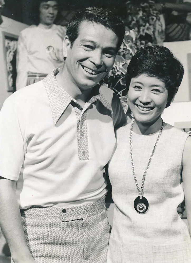ジェリー藤尾さん（左）と友子夫人（72年7月撮影）