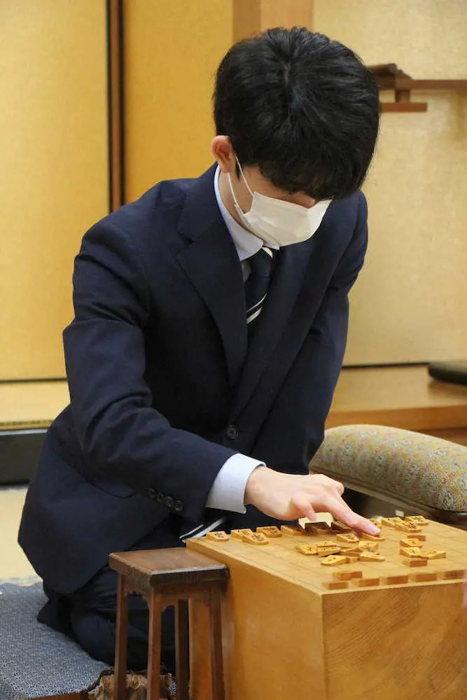 【画像・写真】藤井2冠　稲葉八段との王将戦2次予選決勝始まる　戦型は早繰り銀　先手稲葉が勝った前回から手を変え