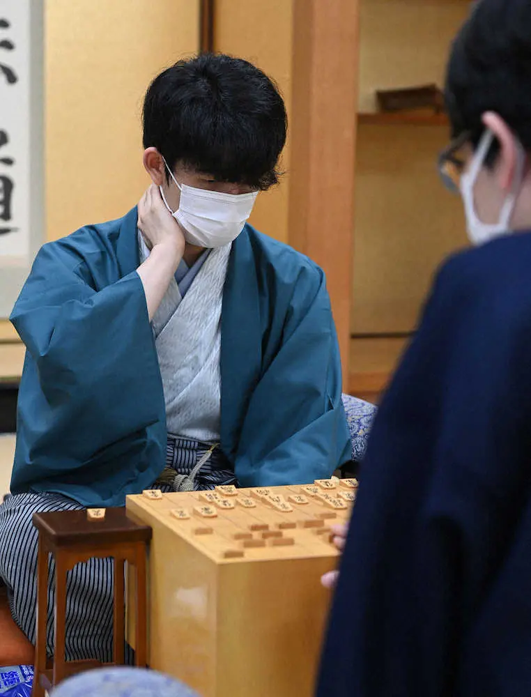 【画像・写真】藤井2冠　王位戦第4局も勝利し叡王戦と獲得へダブル王手　豊島戦の後手番で3連敗中の相掛かりを打破